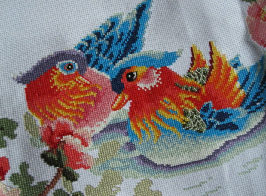 電腦十字繡成品批發 以現代工藝演繹傳統美學，打造客廳點睛之筆